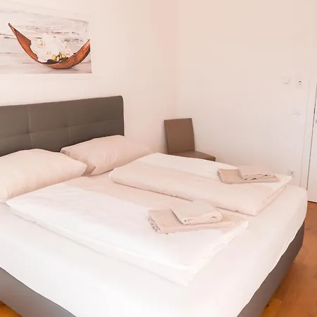 Penthouse Deluxe *